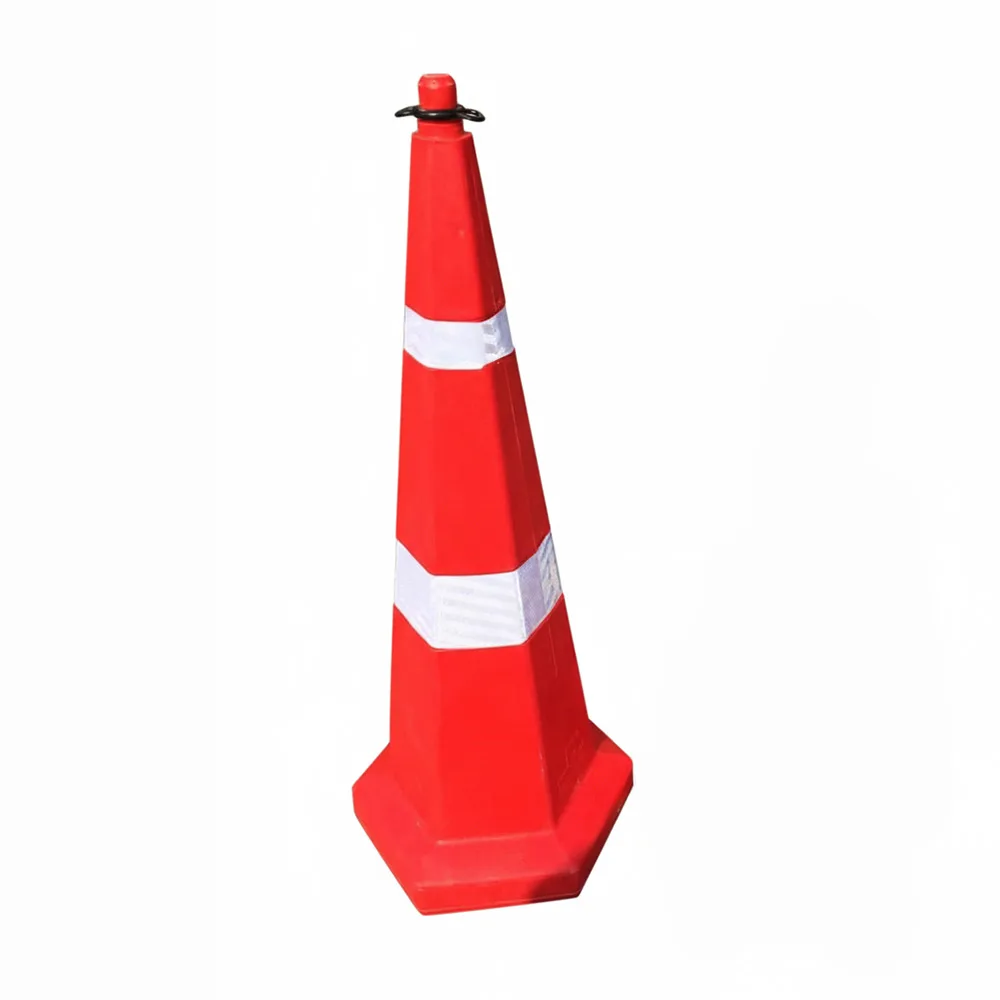 Traffic cone with chain compatibility for lane separation