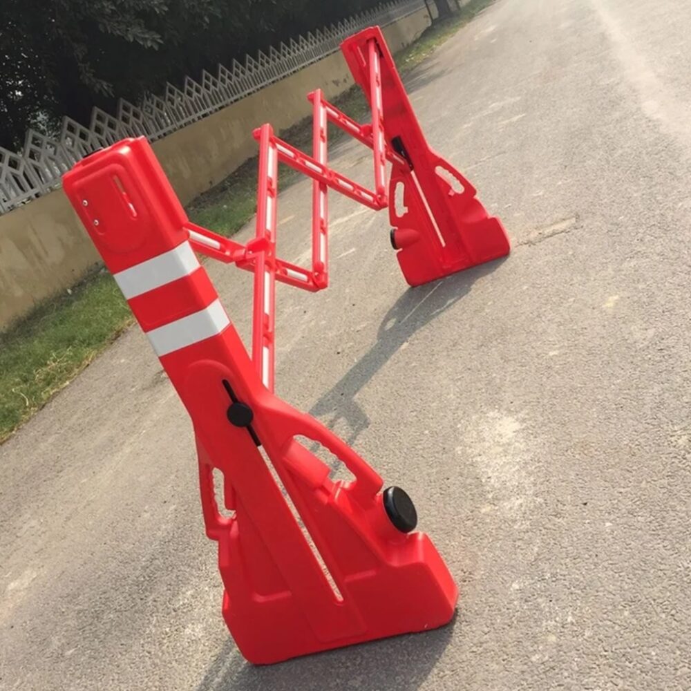 PLASTIC EXPANDABLE BARRIER