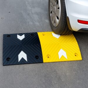 75mm Rubber Road Hump (MASSRB75-2) - High Profile Arrow Design 7 Car on Speed Bump